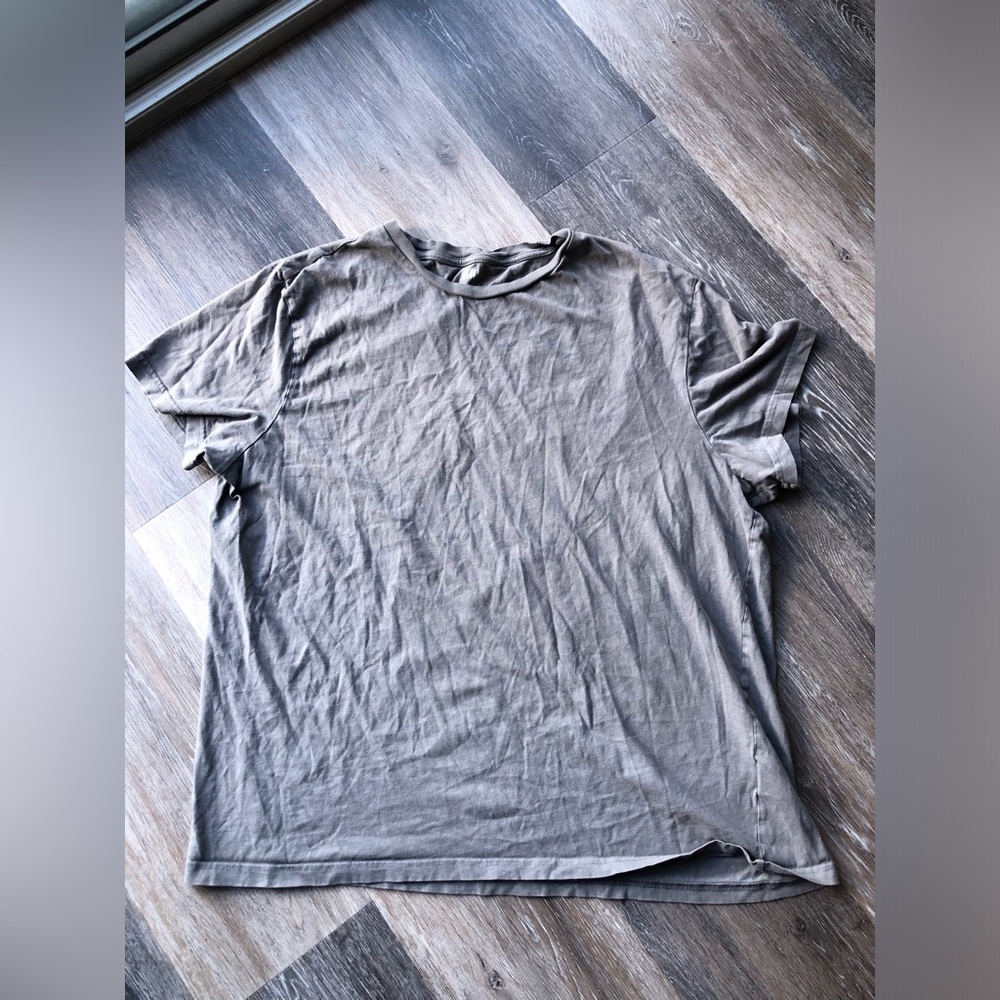 H&M Men's Casual Gray Tee Size XL